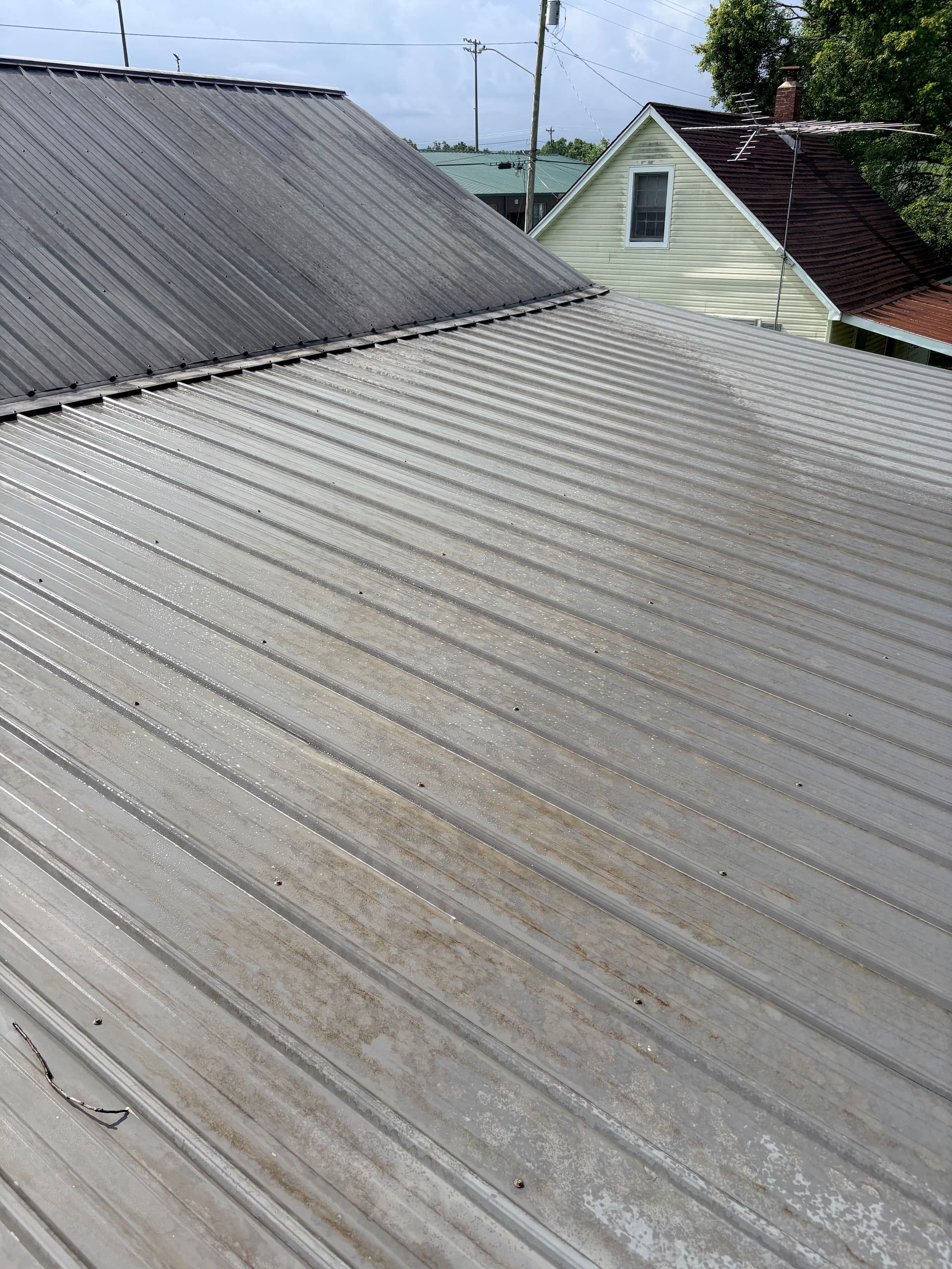 Metal Roof and House Wash in Hohenwald TN image