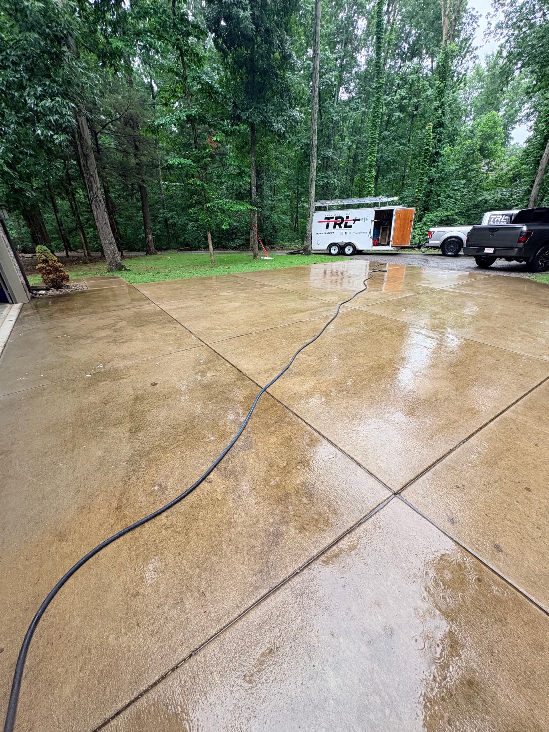 Gallery photos for Red Clay Stains on Your Driveway and Siding Don't Stand a Chance: Image #1